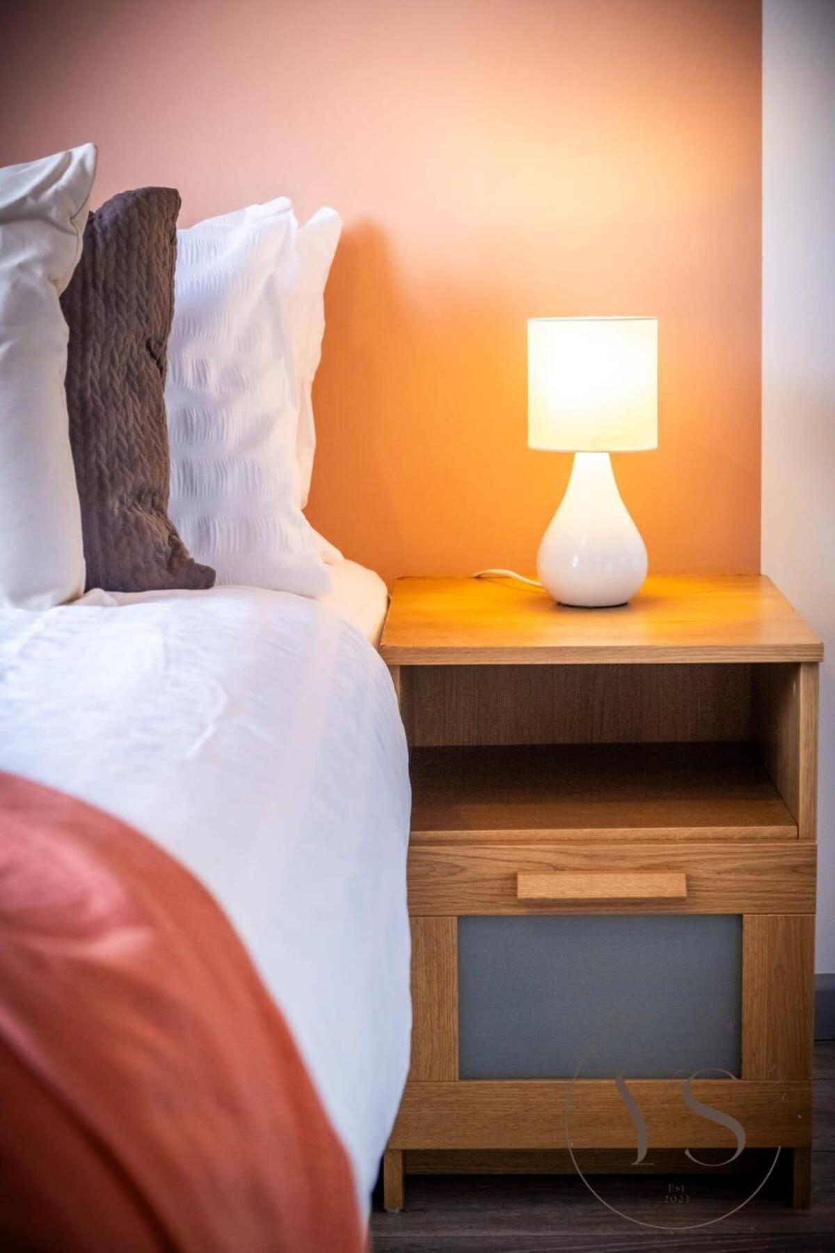 Sienna Longton Studio 2D - Wi-Fi, Alton Towers, Netflix Stoke-on-Trent 外观 照片